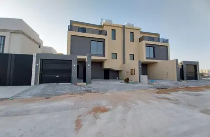 Full Floor - 5 Bedrooms - 3 Bathrooms for sale in Al Arid - Riyadh - Ar Riyadh