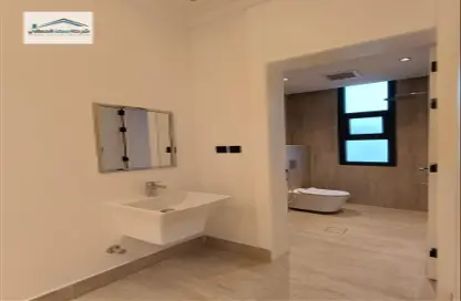 Apartment - 4 Bedrooms - 3 Bathrooms for sale in Al Qadisiyah - Riyadh - Ar Riyadh