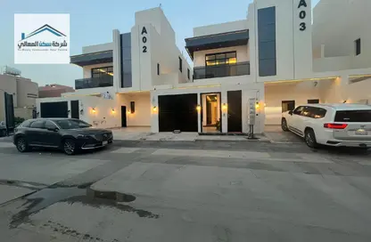 Full Floor - 5 Bedrooms - 4 Bathrooms for sale in Qurtubah - Riyadh - Ar Riyadh