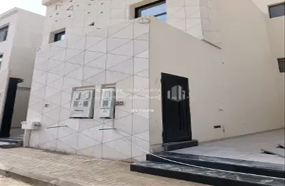 Full Floor - 5 Bedrooms - 5 Bathrooms for sale in Al Janadriyah - Riyadh - Ar Riyadh