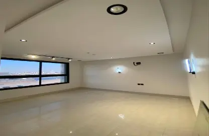 Apartment - 3 Bedrooms - 3 Bathrooms for sale in Al Munisiyah - Riyadh - Ar Riyadh