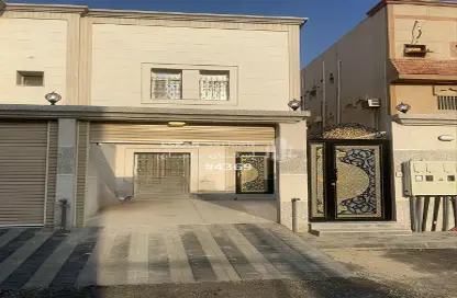 Villa - 5 Bedrooms - 4 Bathrooms for sale in Badr - Ad Dammam - Eastern