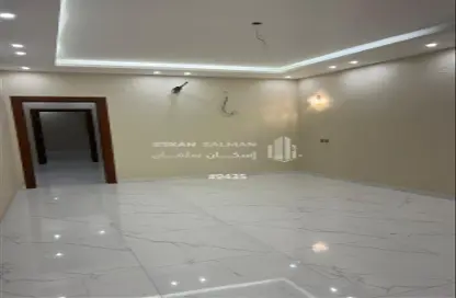 Full Floor - 6 Bedrooms - 4 Bathrooms for sale in Al Qryniah - Jeddah - Makkah Al Mukarramah