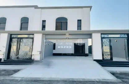 Full Floor - 5 Bedrooms - 4 Bathrooms for sale in Al Aqiq - Al Khubar - Eastern