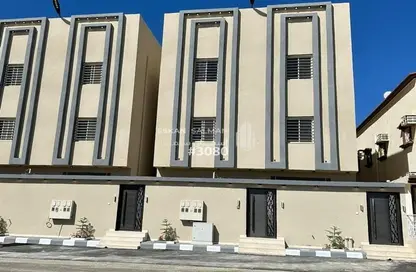 Full Floor - 5 Bedrooms - 3 Bathrooms for sale in Al Raaqi - Khamis Mushayt - Asir