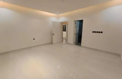 Apartment - 5 Bedrooms for sale in Al Munisiyah - Riyadh - Ar Riyadh