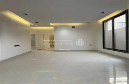 Full Floor - 5 Bedrooms - 3 Bathrooms for sale in Al Qadisiyah - Riyadh - Ar Riyadh