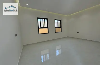 Full Floor - 4 Bedrooms - 3 Bathrooms for sale in Al Janadriyah - Riyadh - Ar Riyadh