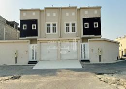 Villa - 8 bedrooms - 6 bathrooms for للبيع in العزيزية - Al Jubail - Eastern