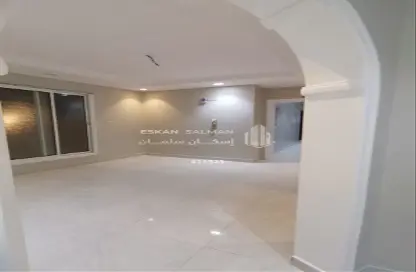 Apartment - 4 Bedrooms - 3 Bathrooms for sale in Bani Bayadah - Madinah - Al Madinah Al Munawwarah