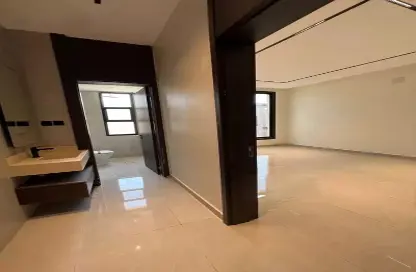 Villa - 3 Bedrooms for sale in Al Munisiyah - Riyadh - Ar Riyadh