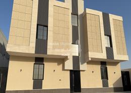 Apartment - 5 bedrooms - 4 bathrooms for للبيع in العزيزية - Al Jubail - Eastern