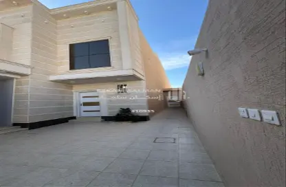 Villa - 5 Bathrooms for sale in Al Manar - Bariduh - Al Qassim