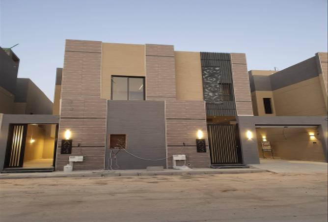 Full Floor - 5 Bedrooms - 4 Bathrooms for sale in Al Khalij - Riyadh - Ar Riyadh