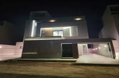 Full Floor - 5 Bedrooms - 4 Bathrooms for sale in Al Bayan - Riyadh - Ar Riyadh