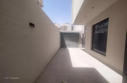 Villa - 5 Bedrooms for sale in Al Munisiyah - Riyadh - Ar Riyadh