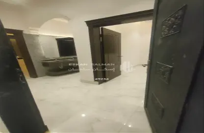 Full Floor - 6 Bedrooms - 3 Bathrooms for sale in Ar Rimal - Riyadh - Ar Riyadh