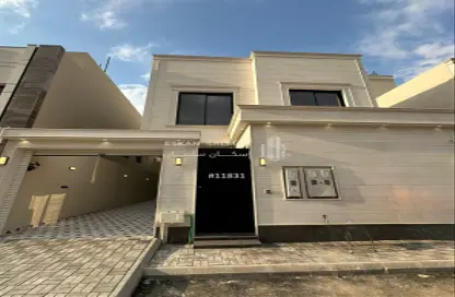 Full Floor - 5 Bedrooms - 3 Bathrooms for sale in Al Saadah - Riyadh - Ar Riyadh