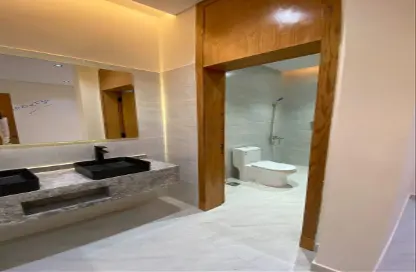 شقة - 4 غرف نوم - 3 حمامات للبيع في المنار - جدة - مكة المكرمة
