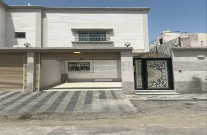 Villa - 5 Bedrooms - 4 Bathrooms for sale in Badr - Ad Dammam - Eastern