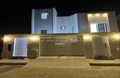 Full Floor - 6 Bedrooms - 4 Bathrooms for sale in As Salam - Eanizah - Al Qassim