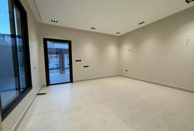 Full Floor - 6 Bedrooms for sale in Al Munisiyah - Riyadh - Ar Riyadh