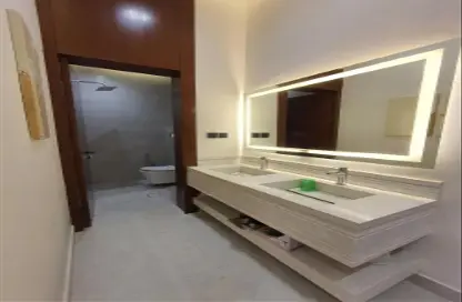 Full Floor - 5 Bedrooms for sale in Al Qadisiyah - Riyadh - Ar Riyadh