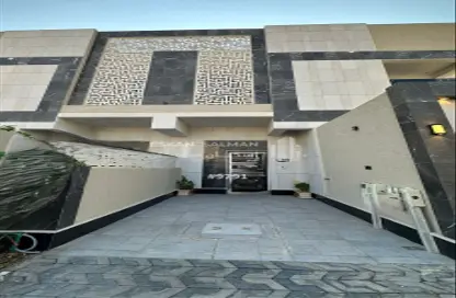 Apartment - 4 Bedrooms - 4 Bathrooms for sale in Al Munisiyah - Riyadh - Ar Riyadh