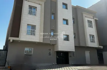 Apartment - 5 Bedrooms - 3 Bathrooms for sale in Badr - Ad Dammam - Eastern