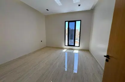 Full Floor - 5 Bedrooms for sale in Al Qadisiyah - Riyadh - Ar Riyadh