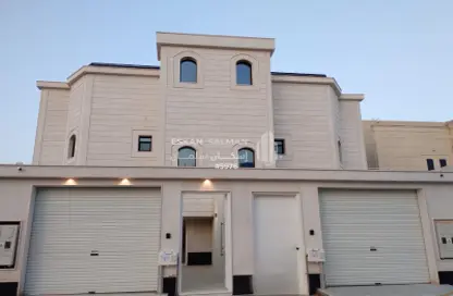 Full Floor - 6 Bedrooms - 7 Bathrooms for sale in Al Khalidiyah - Eanizah - Al Qassim