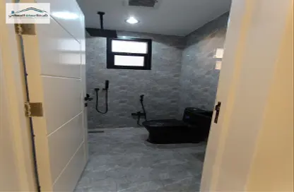 Apartment - 5 Bedrooms - 3 Bathrooms for sale in Al Munisiyah - Riyadh - Ar Riyadh