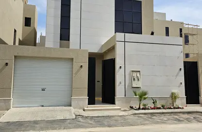 Villa - 6 Bedrooms - 7 Bathrooms for sale in Al Munisiyah - Riyadh - Ar Riyadh