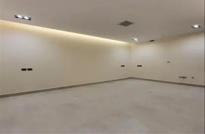 Full Floor - 5 Bedrooms for sale in Al Qadisiyah - Riyadh - Ar Riyadh