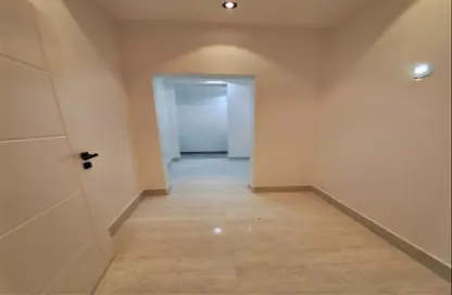 Apartment - 5 Bedrooms for sale in Al Munisiyah - Riyadh - Ar Riyadh