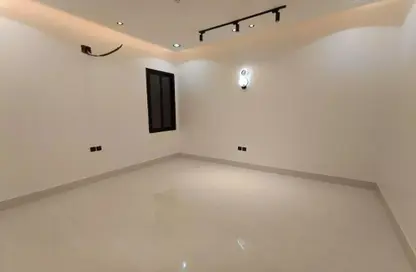 Apartment - 5 Bedrooms for sale in Al Munisiyah - Riyadh - Ar Riyadh