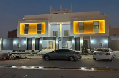 Full Floor - 7 Bedrooms - 3 Bathrooms for sale in Al Hazm - Riyadh - Ar Riyadh